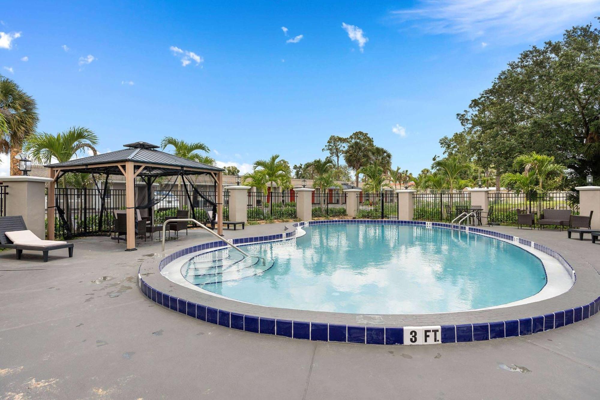 Super 8 By Wyndham Kissimmee-Orlando Hotell Four Corners Eksteriør bilde
